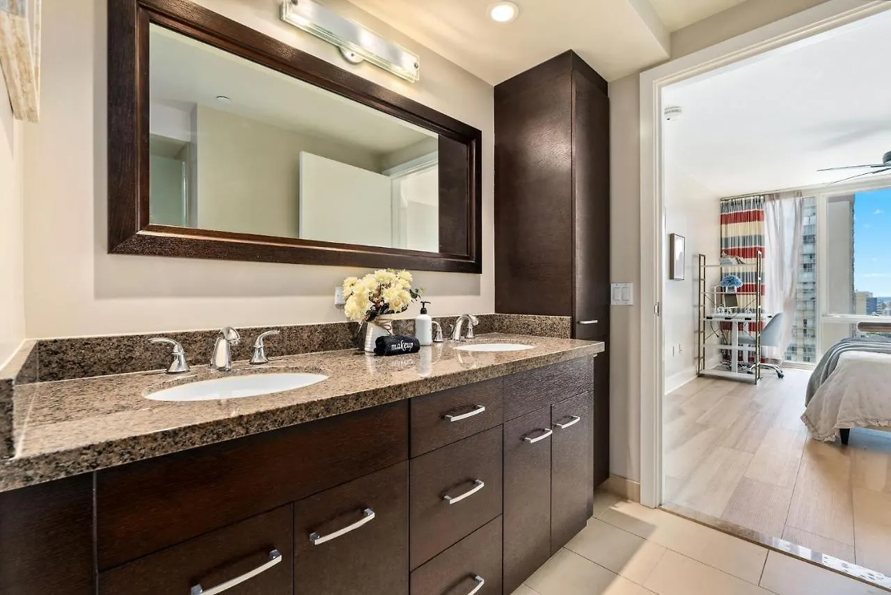 Allure Waikiki Condo ホノルル