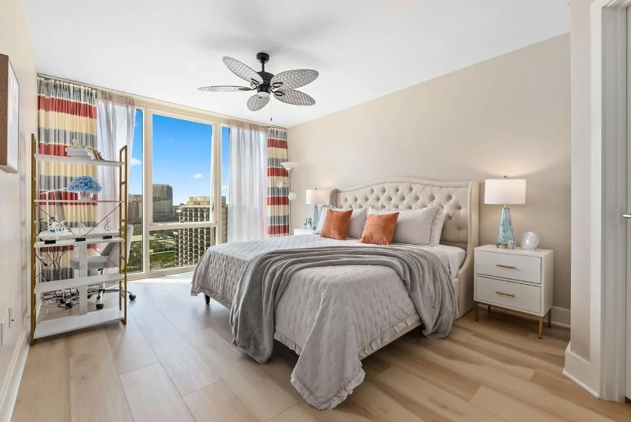 アパート Allure Waikiki Condo ホノルル
